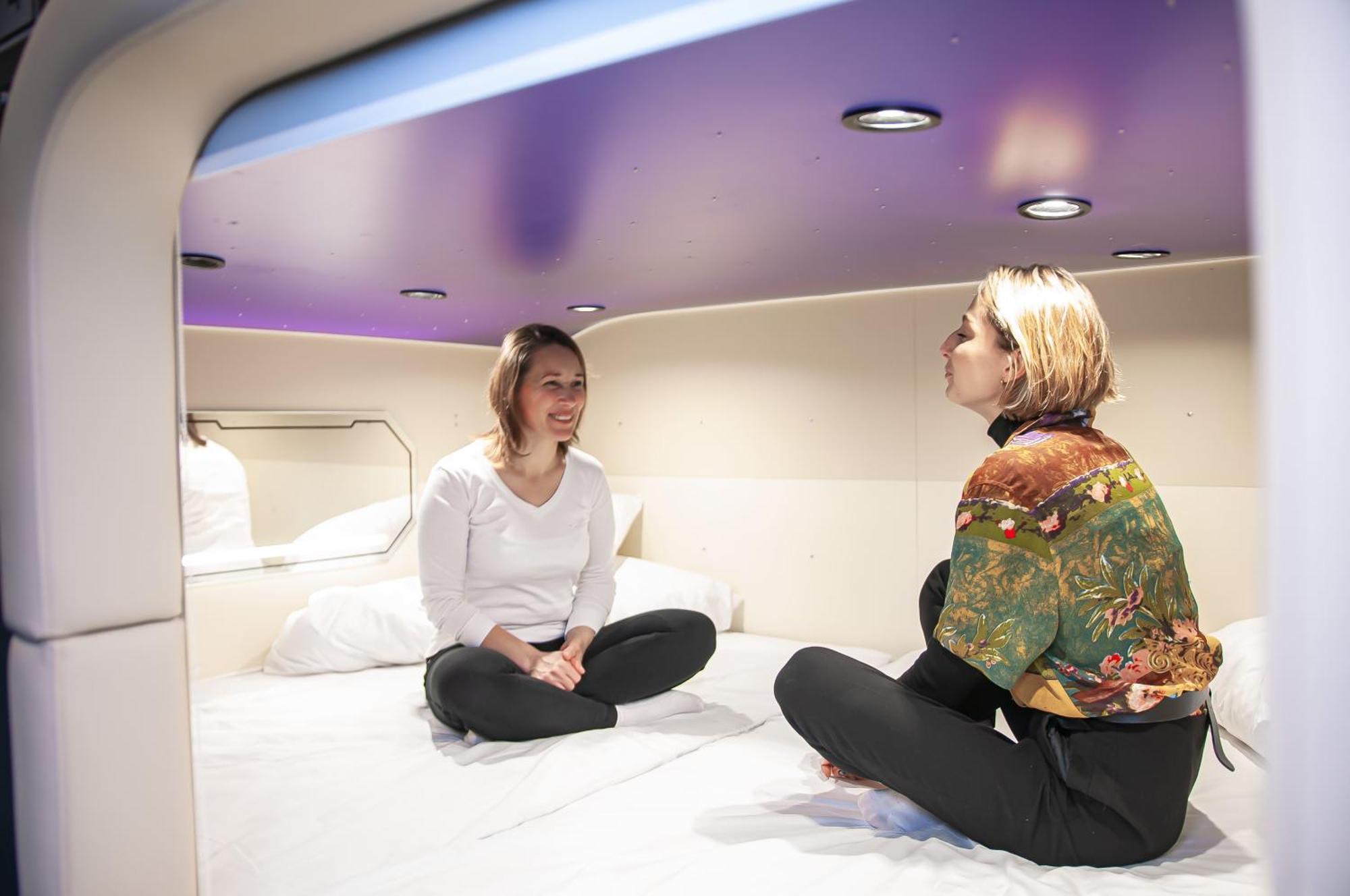 Av-3 Capsule Hotel Kiev Dış mekan fotoğraf