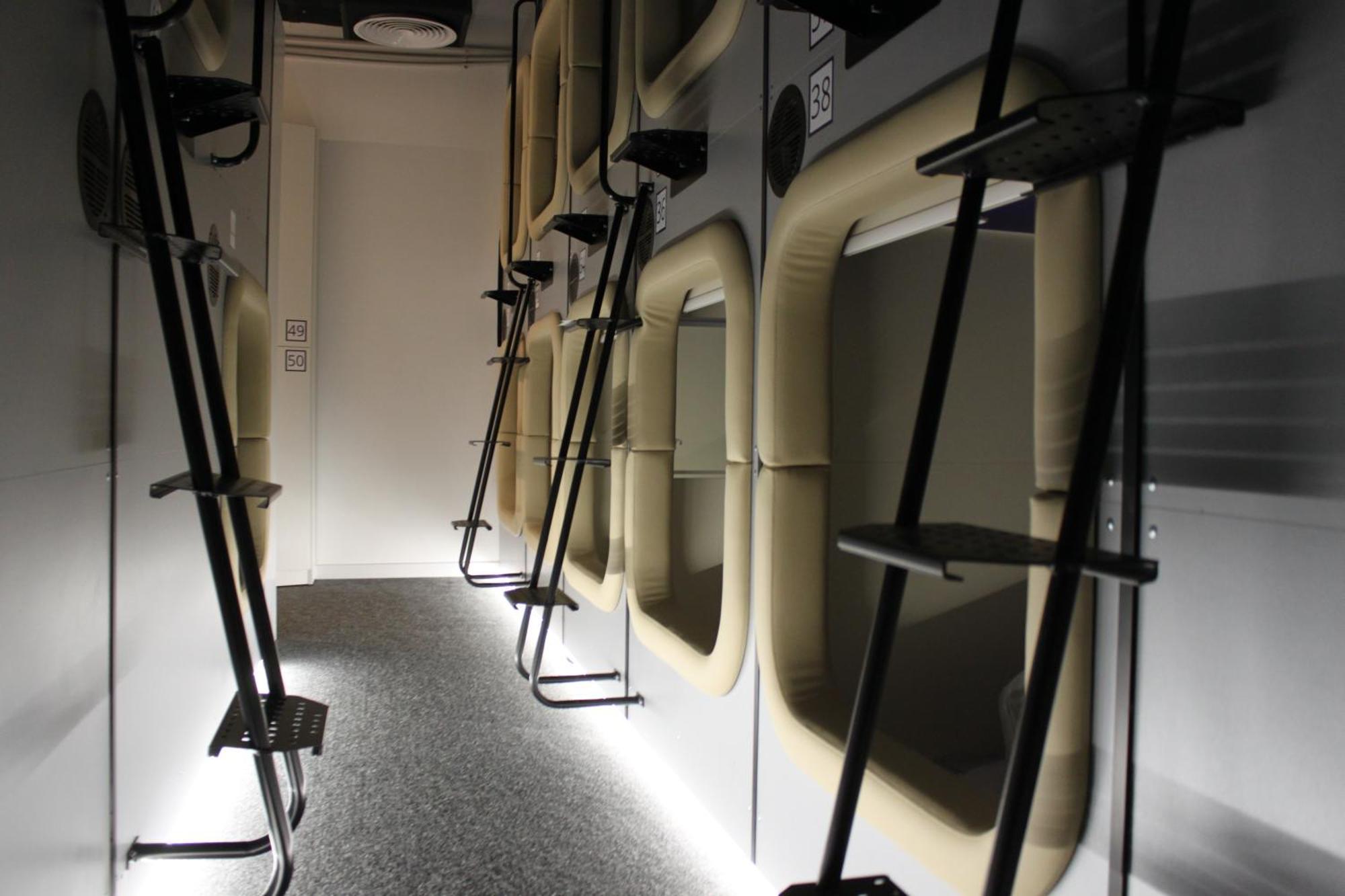 Av-3 Capsule Hotel Kiev Dış mekan fotoğraf