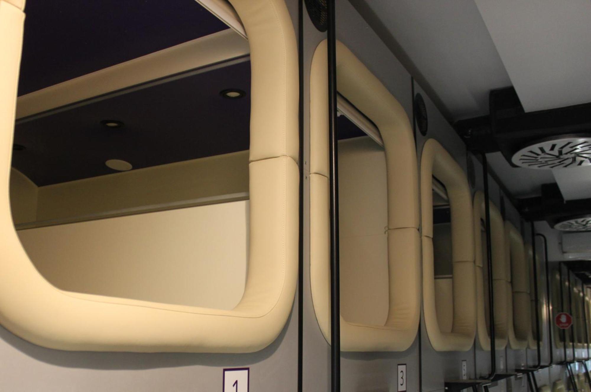 Av-3 Capsule Hotel Kiev Dış mekan fotoğraf