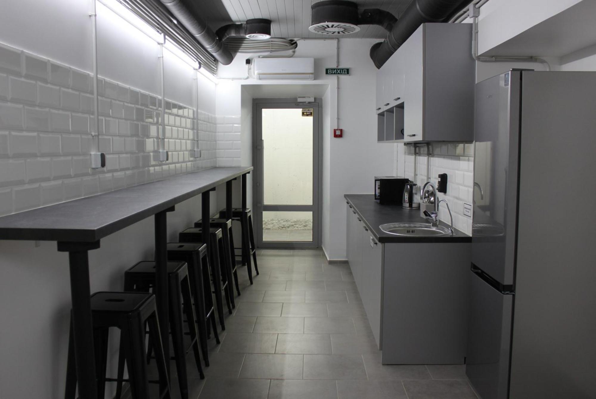 Av-3 Capsule Hotel Kiev Dış mekan fotoğraf