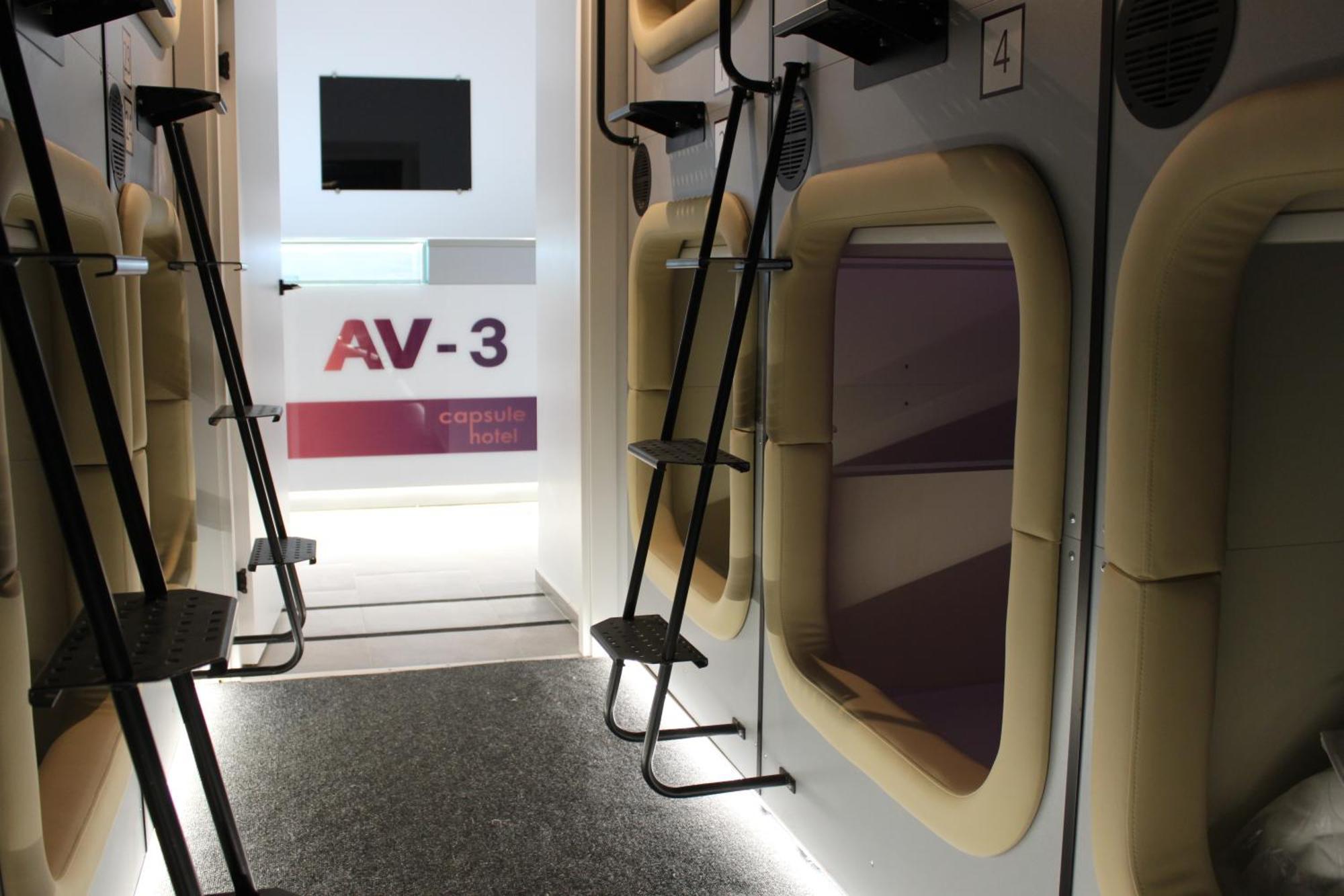 Av-3 Capsule Hotel Kiev Dış mekan fotoğraf